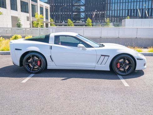 Used 2013 Chevrolet Corvette Grand Sport w/ 2LT Preferred Equipment Group RWD image 8