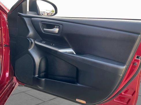 Used 2017 Toyota Camry SE FWD image 20
