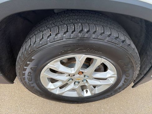 Used 2019 Chevrolet Traverse LT w/ LPO, Floor Liner Package AWD/4WD image 7