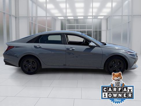 Used 2022 Hyundai Elantra SEL FWD image 7