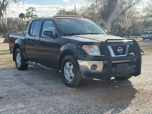 Used 2005 Nissan Frontier SE w/ (J01) Sunroof Pkg image 3