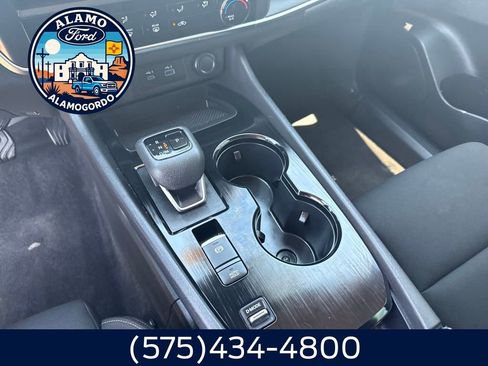 Used 2023 Nissan Rogue S image 9