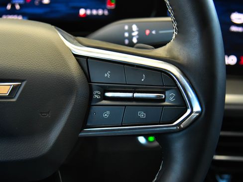 Used 2024 Chevrolet Traverse LT FWD image 38