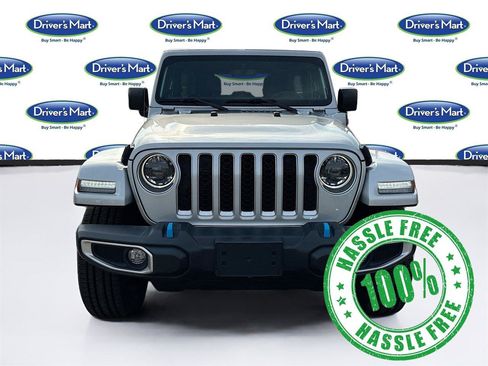 Used 2023 Jeep Wrangler Unlimited Sahara w/ Cold Weather Group AWD/4WD image 2