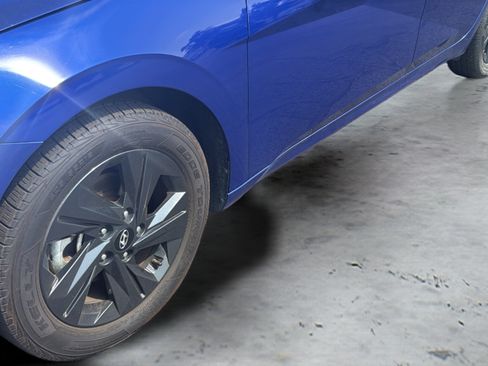 Used 2023 Hyundai Elantra SEL w/ Cargo Package FWD image 38