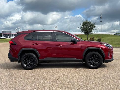Certified 2024 Toyota RAV4 LE FWD image 5