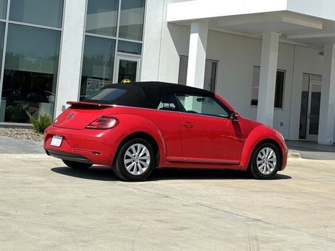 Used 2018 Volkswagen Beetle 2.0T SE FWD image 10