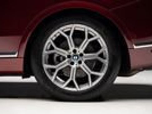 Used 2025 BMW X7 xDrive40i image 6