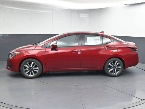 New 2025 Nissan Versa SV w/ Trunk Package FWD image 4