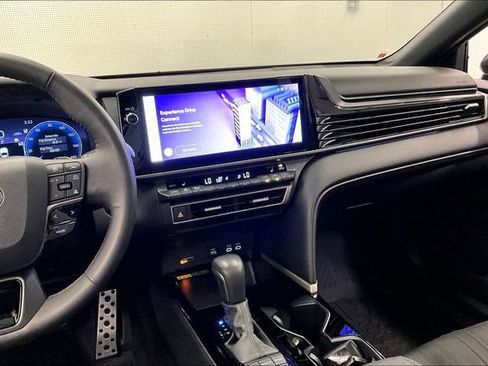Used 2025 Toyota Camry XSE FWD image 7