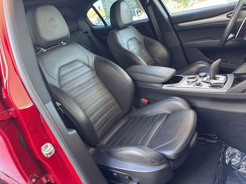 Used 2023 Alfa Romeo Stelvio Veloce image 18