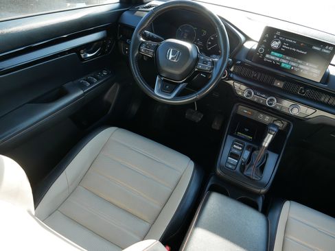 Used 2024 Honda CR-V Sport Touring image 9