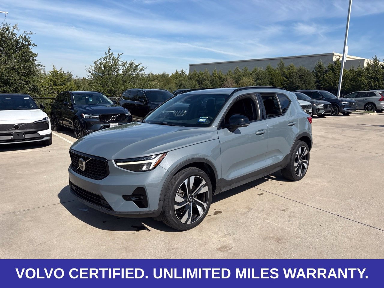 Certified 2023 Volvo XC40 B5 Plus w/ Protection Package Premier AWD/4WD 360° Tour