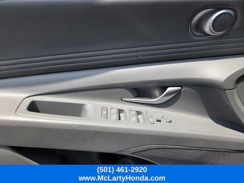 Used 2025 Hyundai Elantra SEL FWD image 35