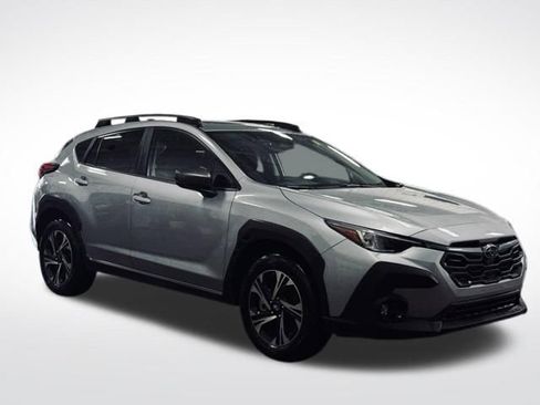 Used 2025 Subaru Crosstrek 2.0i Premium image 4