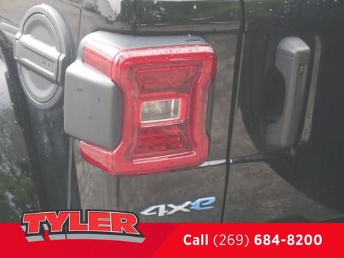 Used 2023 Jeep Wrangler Unlimited Sahara w/ Cold Weather Group AWD/4WD image 14