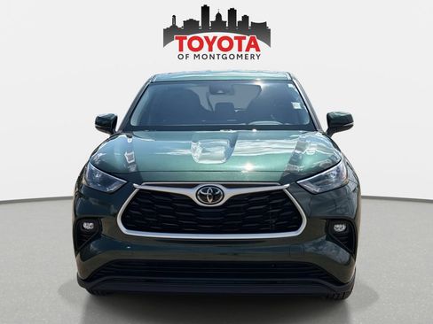 Used 2024 Toyota Highlander LE image 8