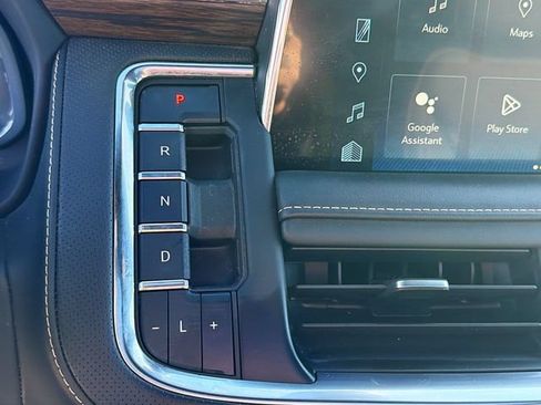 Used 2022 Chevrolet Tahoe Premier AWD/4WD image 22