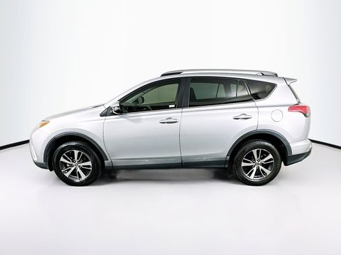 Used 2018 Toyota RAV4 XLE image 4