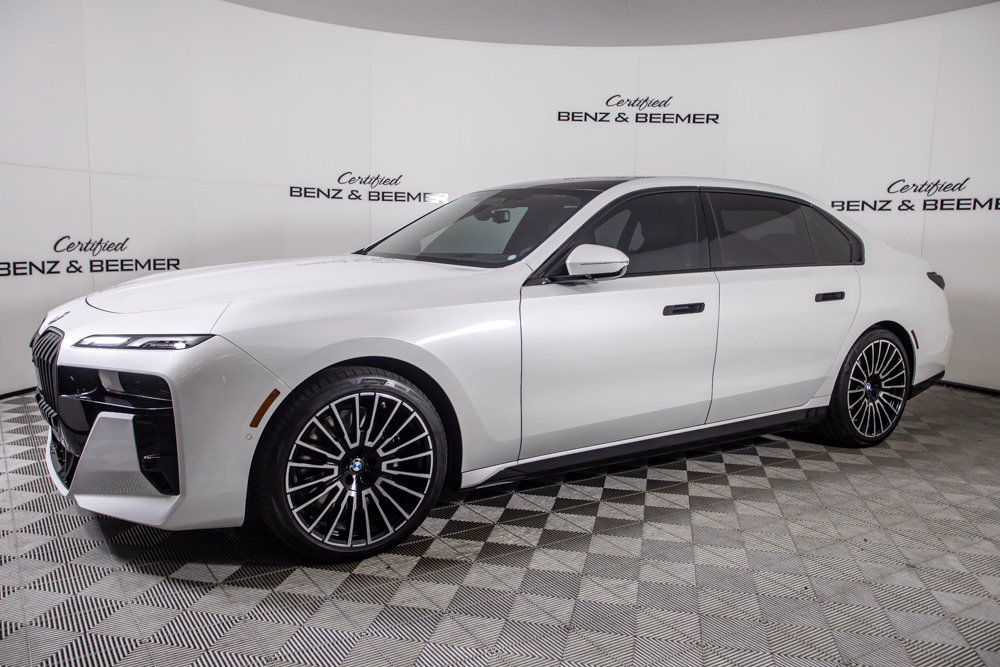 Used 2025 BMW 740i RWD image 9