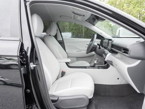 Used 2024 Hyundai Kona SE FWD image 35