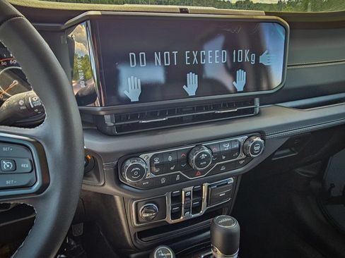 New 2026 Jeep Gladiator Sport AWD/4WD image 20