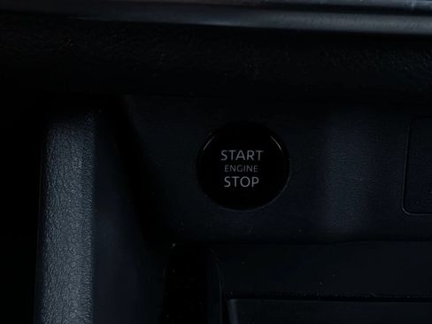 Used 2025 Nissan Rogue SV FWD image 27