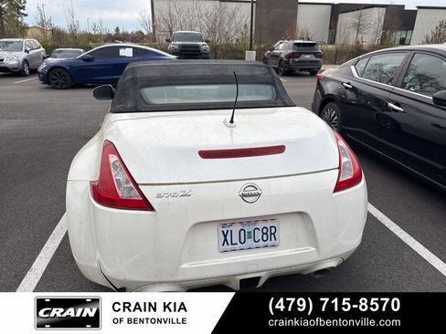 Used 2010 Nissan 370Z Touring image 5