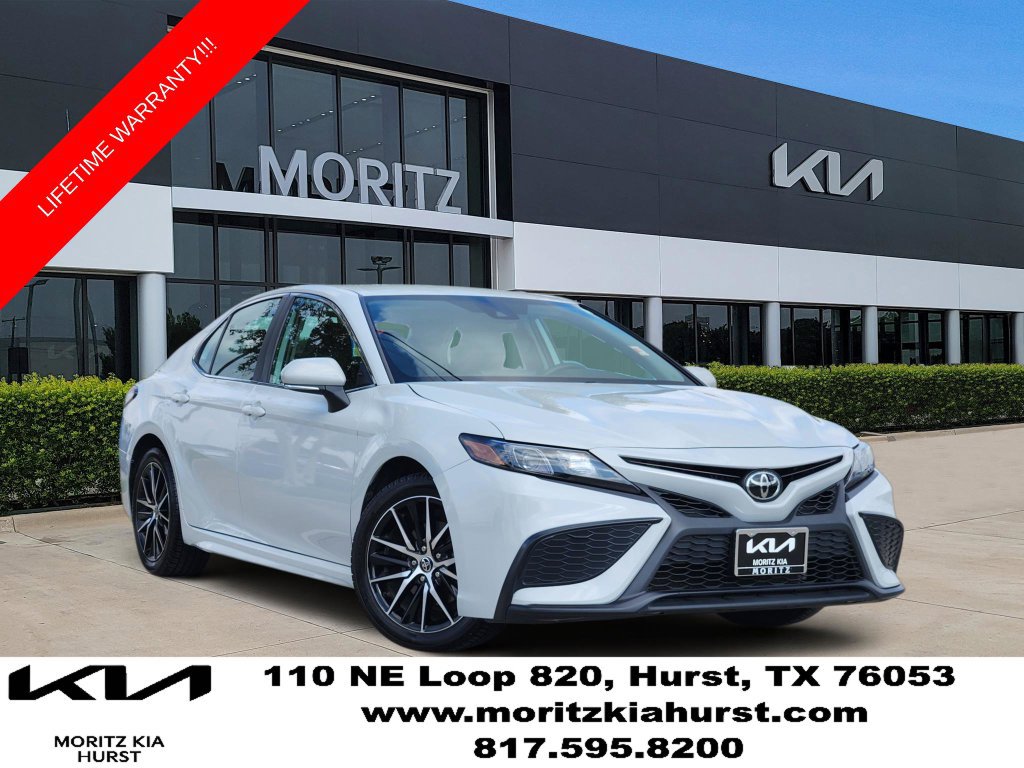 Used 2024 Toyota Camry SE FWD image 1