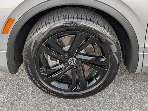 Used 2024 Volkswagen Tiguan SE R-Line w/ MDO Package, Three-Row image 13