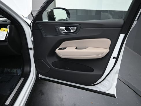 New 2026 Volvo XC60 B5 Core image 34