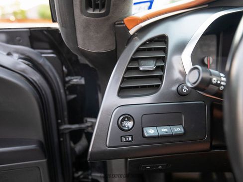 Used 2016 Chevrolet Corvette Z06 w/ 3LZ Preferred Equipment Group image 46