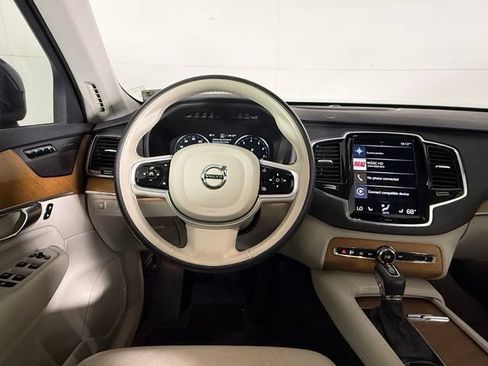Used 2022 Volvo XC90 T6 Momentum w/ Advanced Package AWD/4WD image 16