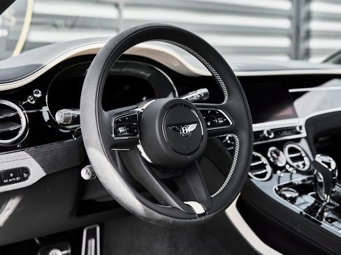 Used 2025 Bentley Continental GT Speed AWD/4WD image 32