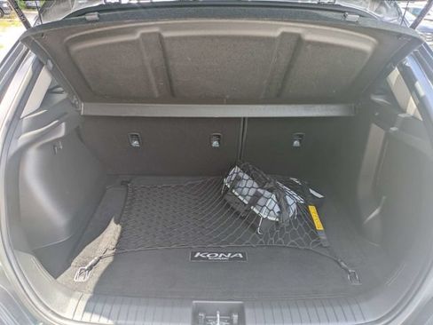 Used 2022 Hyundai Kona Limited FWD image 12