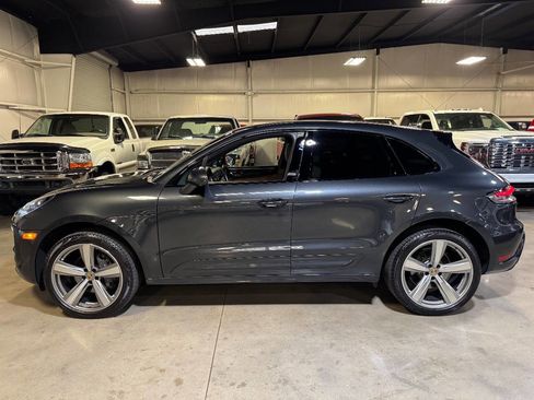 Used 2024 Porsche Macan Base AWD 4dr SUV w/ Premium Plus Package image 5