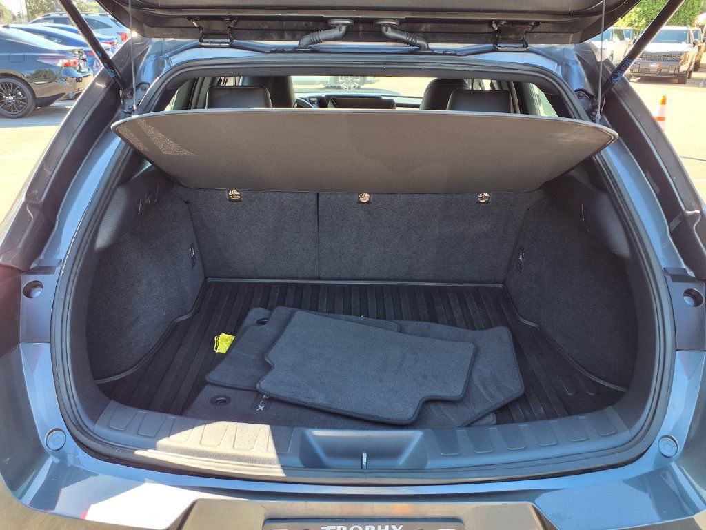 Used 2022 Lexus UX 200 w/ Accessory Package (Z1) FWD image 11