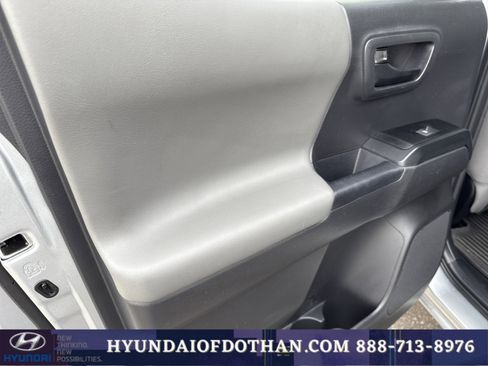 Used 2023 Toyota Tacoma 4x4 Double Cab image 10