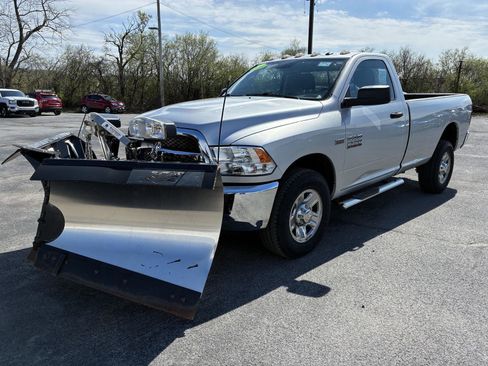 Used 2018 RAM 2500 Tradesman w/ Chrome Appearance Group AWD/4WD image 8
