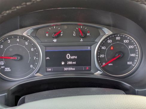 Used 2024 GMC Terrain SLT image 19