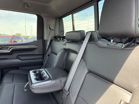 Used 2022 Chevrolet Silverado 1500 LTZ w/ Technology Package AWD/4WD image 34
