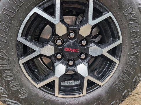 Certified 2024 GMC Canyon AT4X image 7