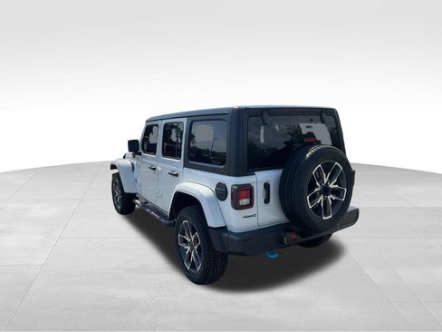 Used 2024 Jeep Wrangler Unlimited w/ Convenience Group AWD/4WD image 7