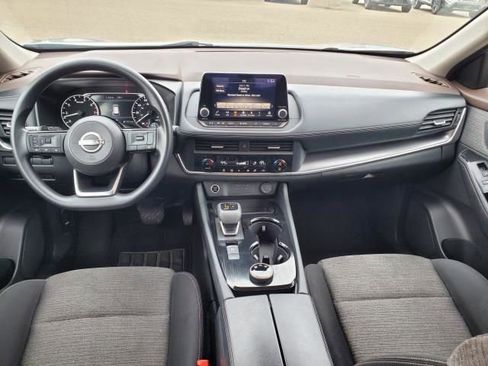 Used 2023 Nissan Rogue SV image 12