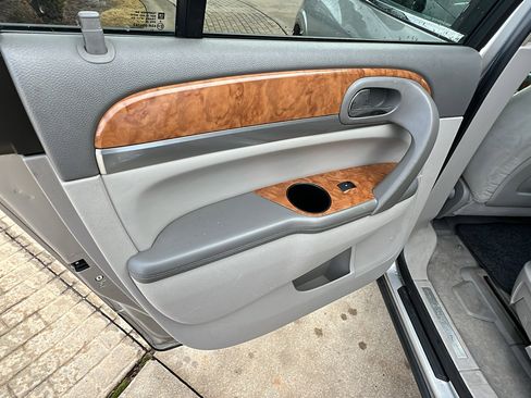 Used 2008 Buick Enclave CX w/ Driver Confidence Package image 22