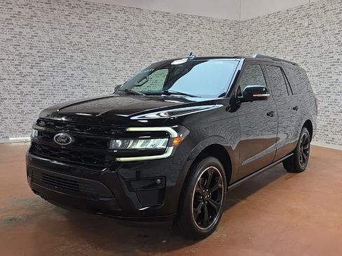 Used 2022 Ford Expedition Max Limited image 4