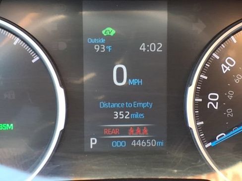 Certified 2021 Toyota RAV4 XLE w/ XLE Grade Weather Package AWD/4WD image 20