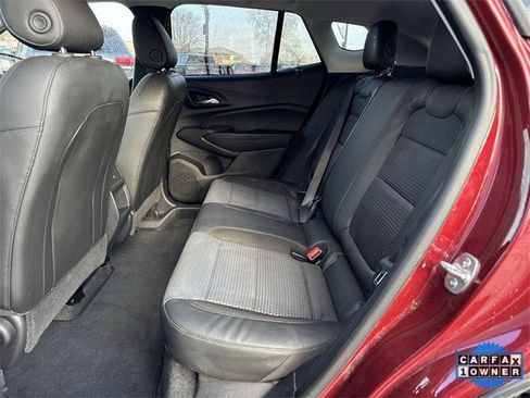 Used 2024 Chevrolet Trax LT w/ LPO, Blackout Package image 27