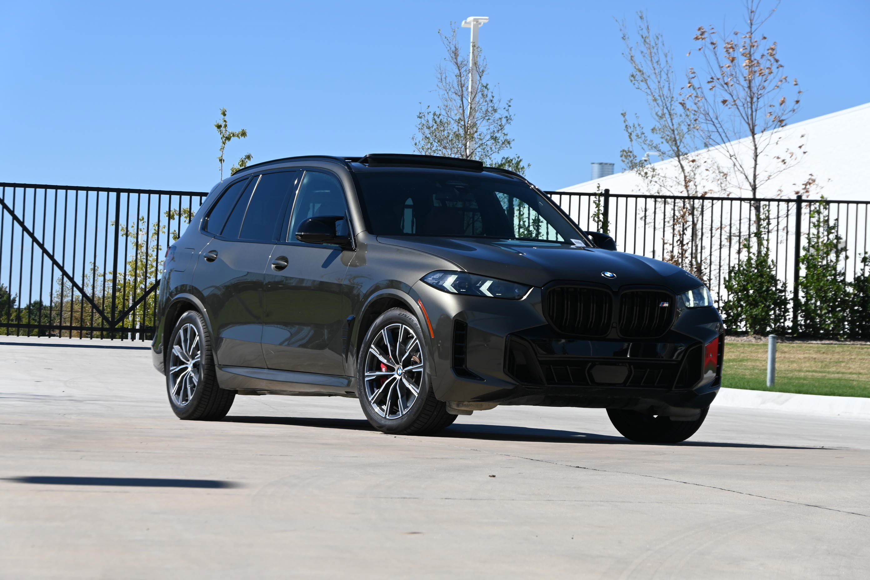 Used 2025 BMW X5 M60i w/ Executive Package AWD/4WD image 2