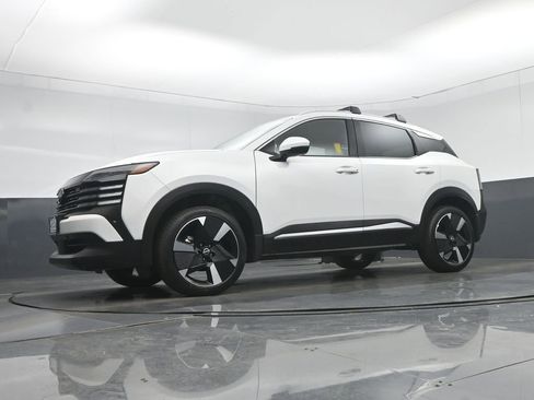 Used 2025 Nissan Kicks SR FWD image 49